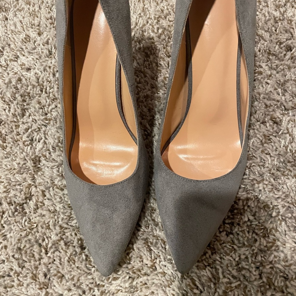 Gray faux suede pumps!  31/2 in heels